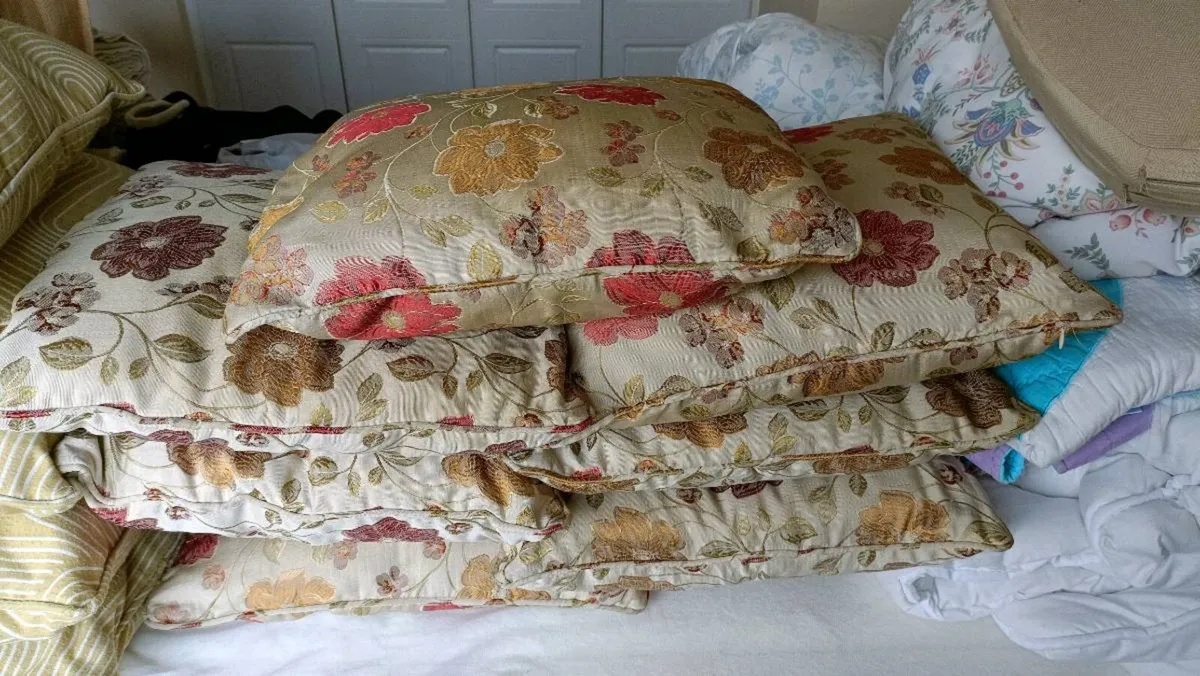 Cushions - Image 2
