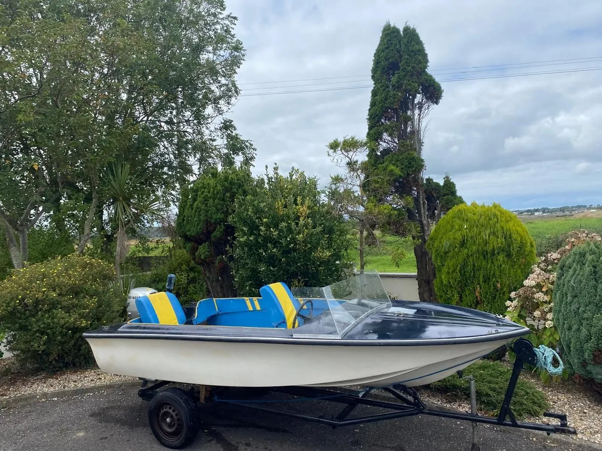 Boat & Honda Outboard Motor - Image 3
