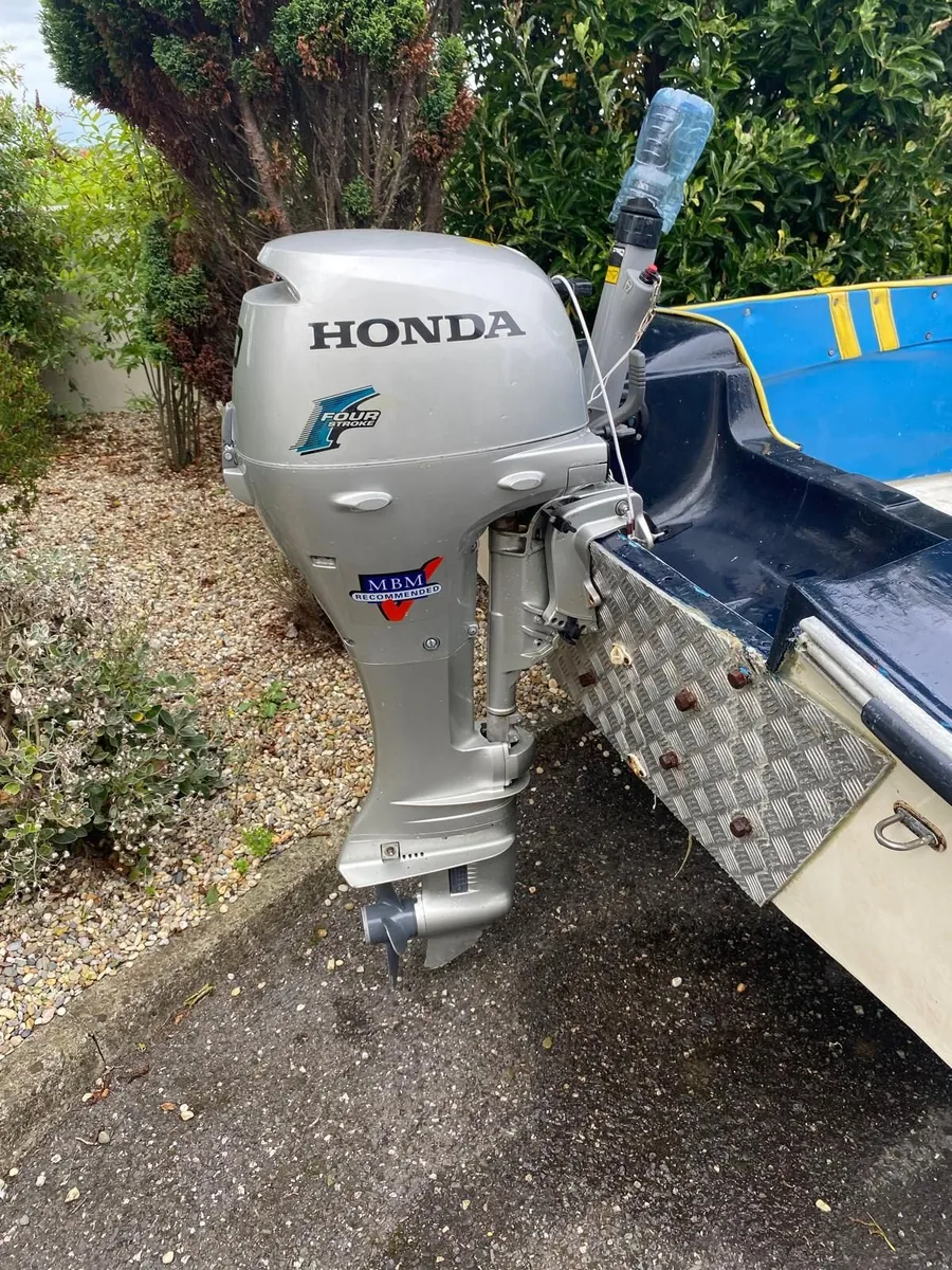 Boat & Honda Outboard Motor - Image 4