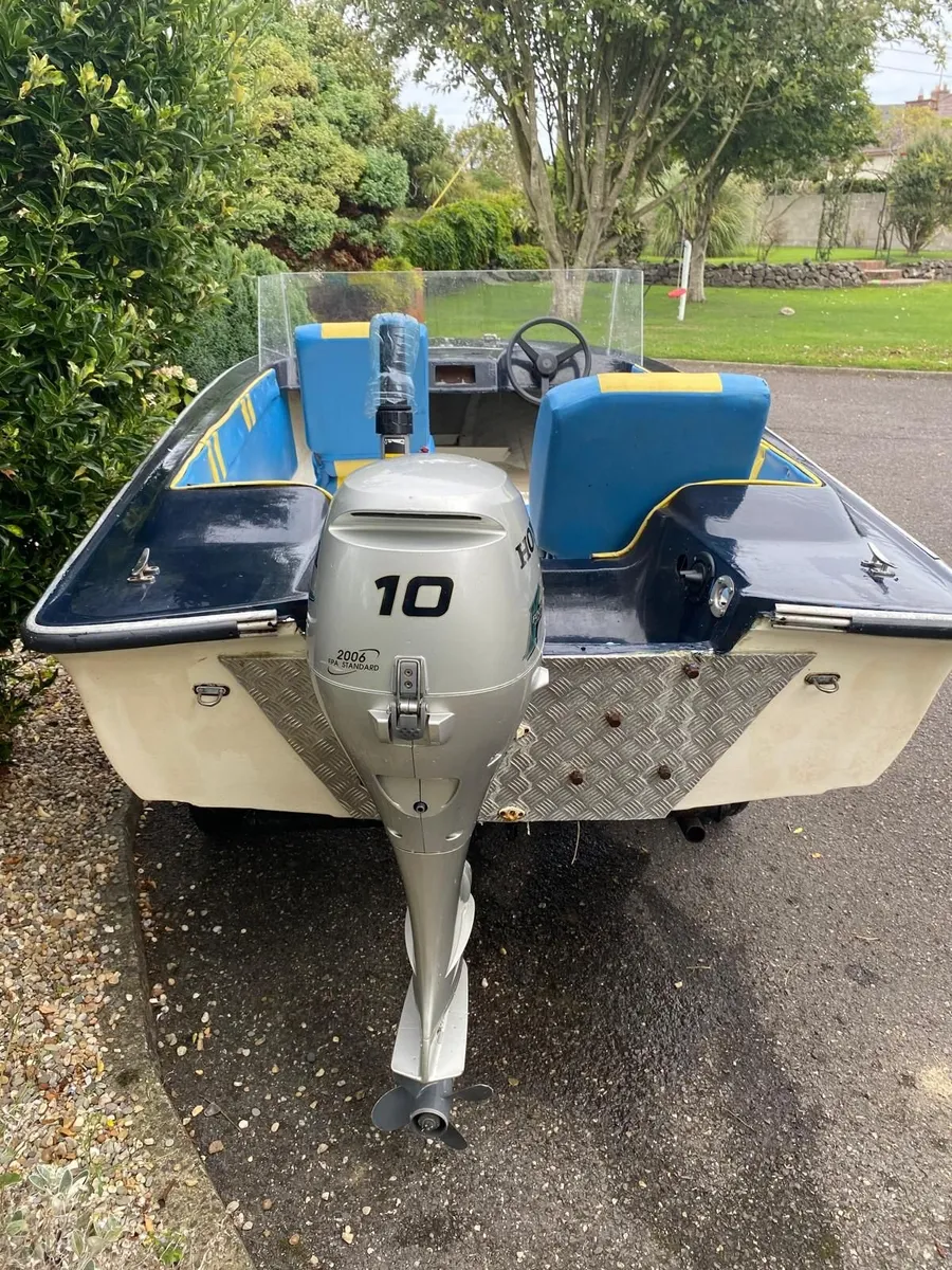 Boat & Honda Outboard Motor - Image 1