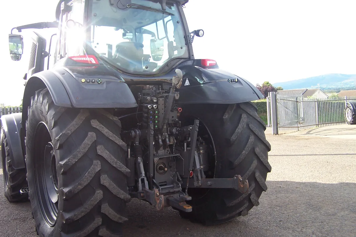 2020 Valtra T214 Versu - Image 3