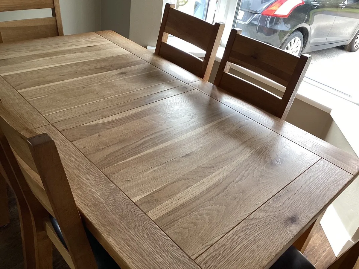 Kitchen table and chairs - Image 2