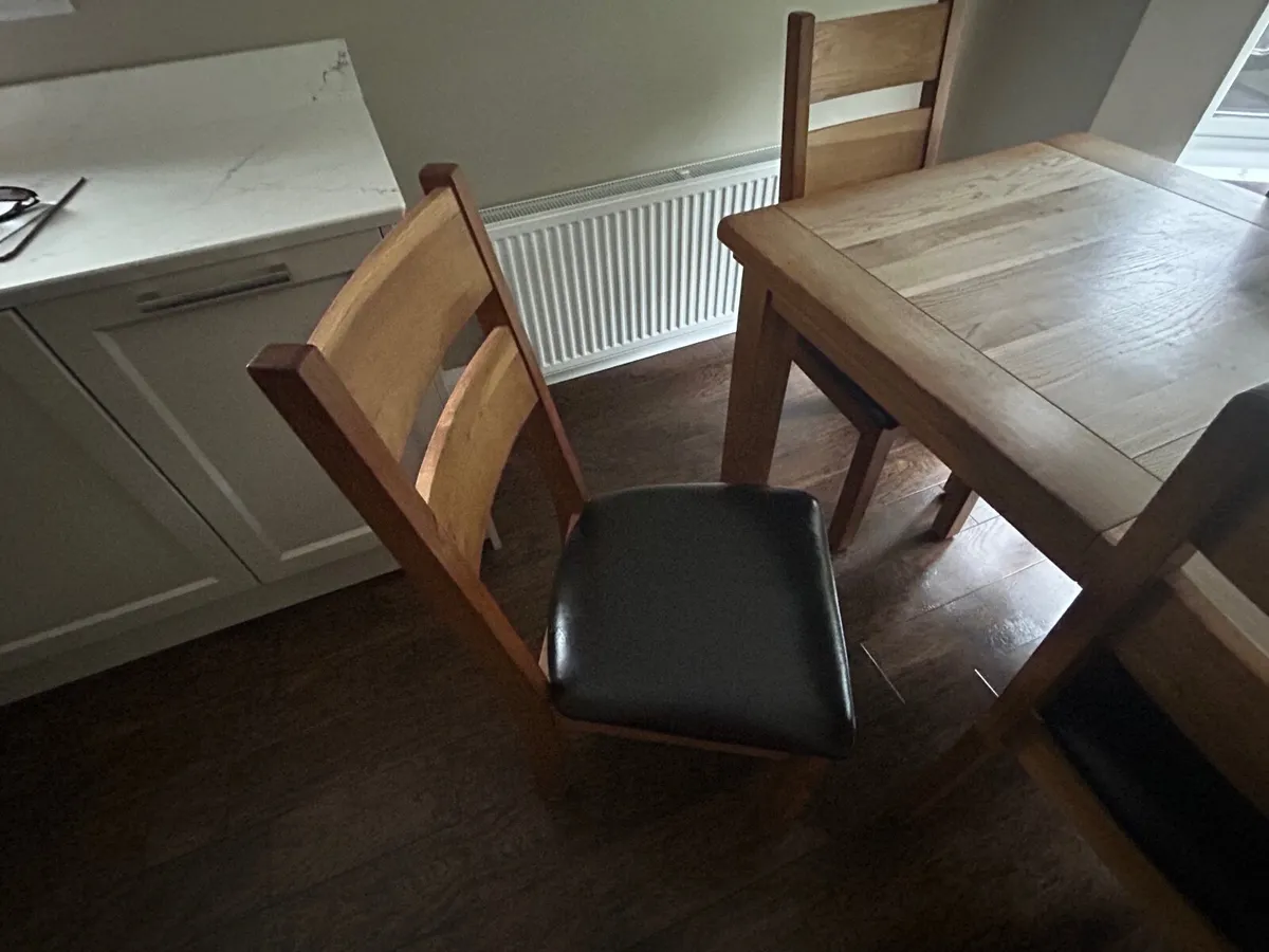 Kitchen table and chairs - Image 4