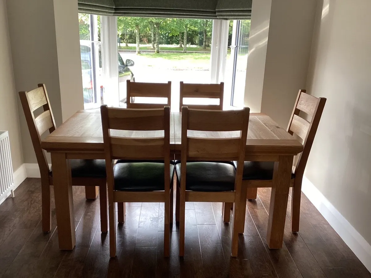 Kitchen table and chairs - Image 3