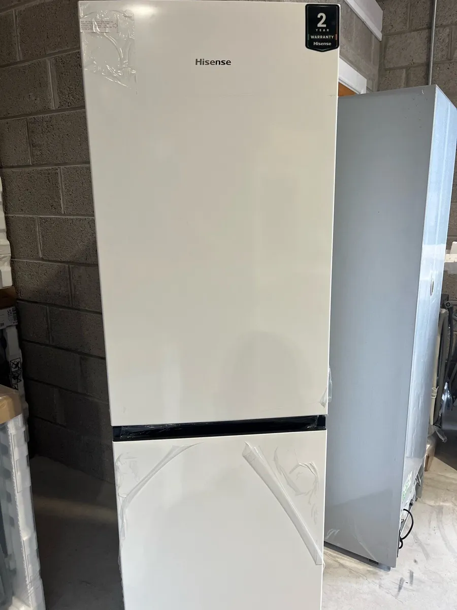 Hisense fridge freezer - Image 1