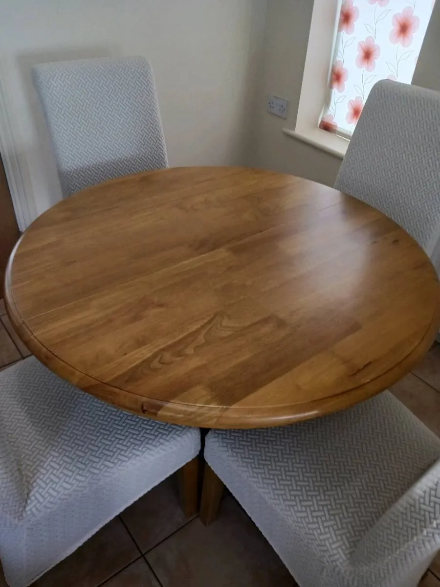 Dining table and chairs - Image 4
