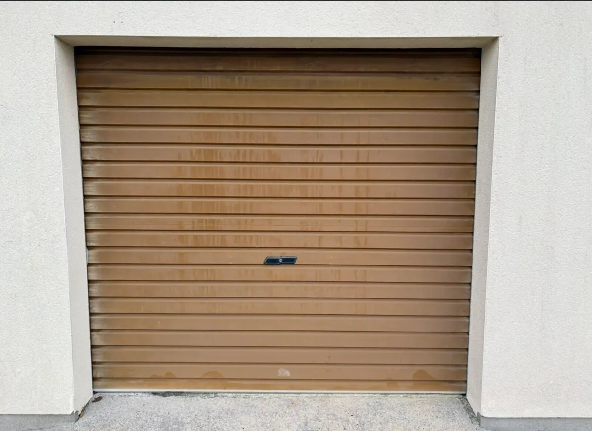 Free Garage roller doors - Image 2