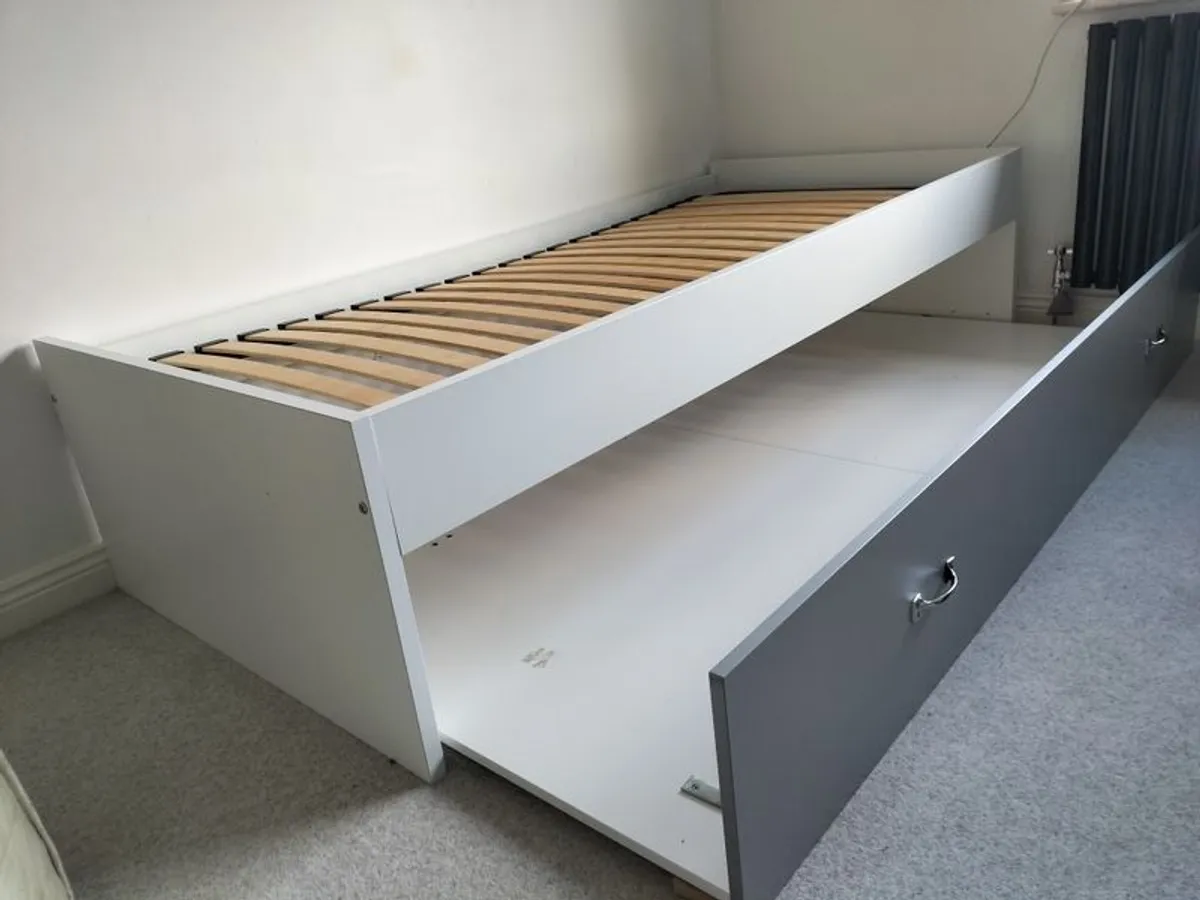 Single trundle bed in good condition - Image 3