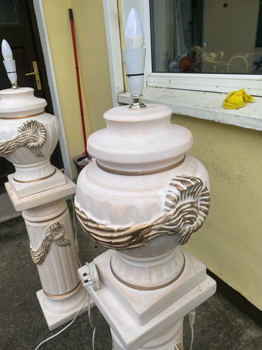 Lamps and stands - Image 3