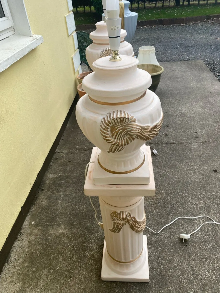 Lamps and stands - Image 4
