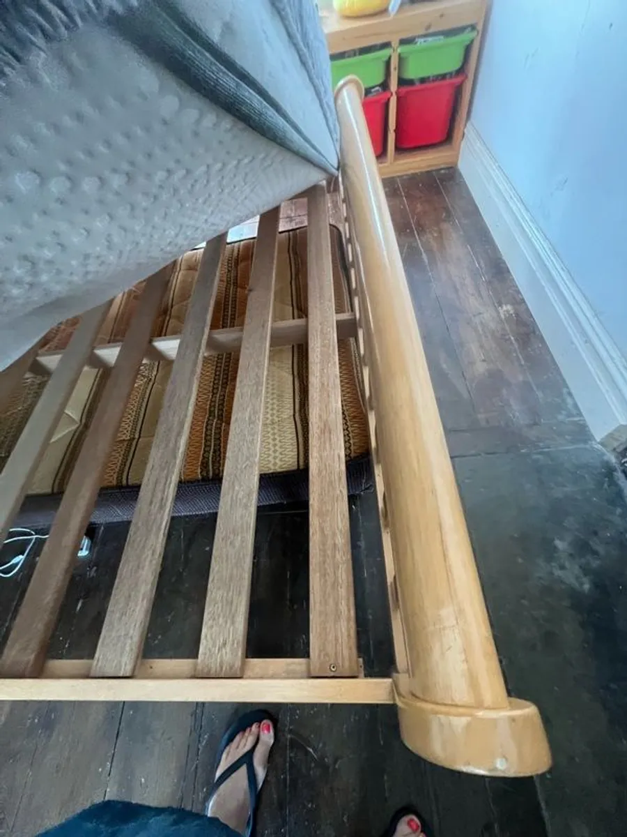 bed - Image 3