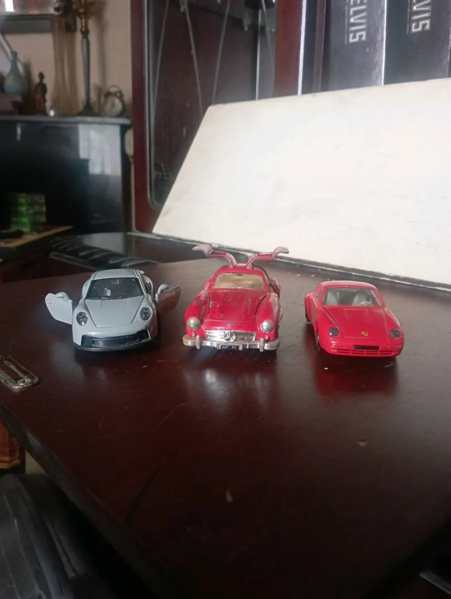 CORGI MODLE CAR'S SELLING AS A JOBLOT 1-43 SCALE - Image 1