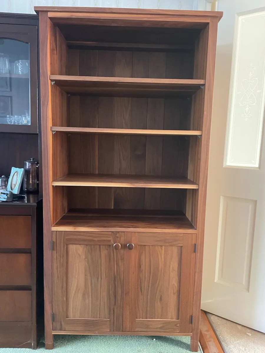 Walnut bookcase w/ cupboard - Excellent condition - Image 1