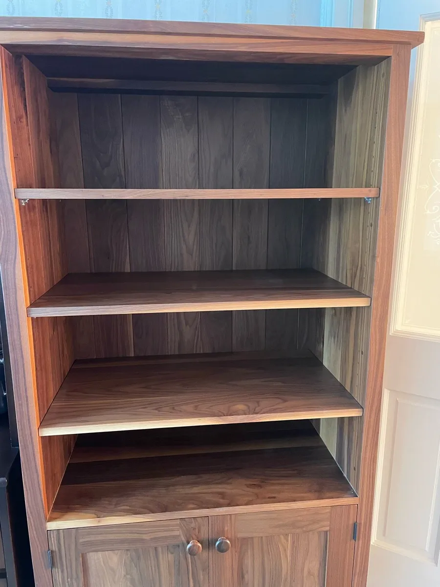 Walnut bookcase w/ cupboard - Excellent condition - Image 2