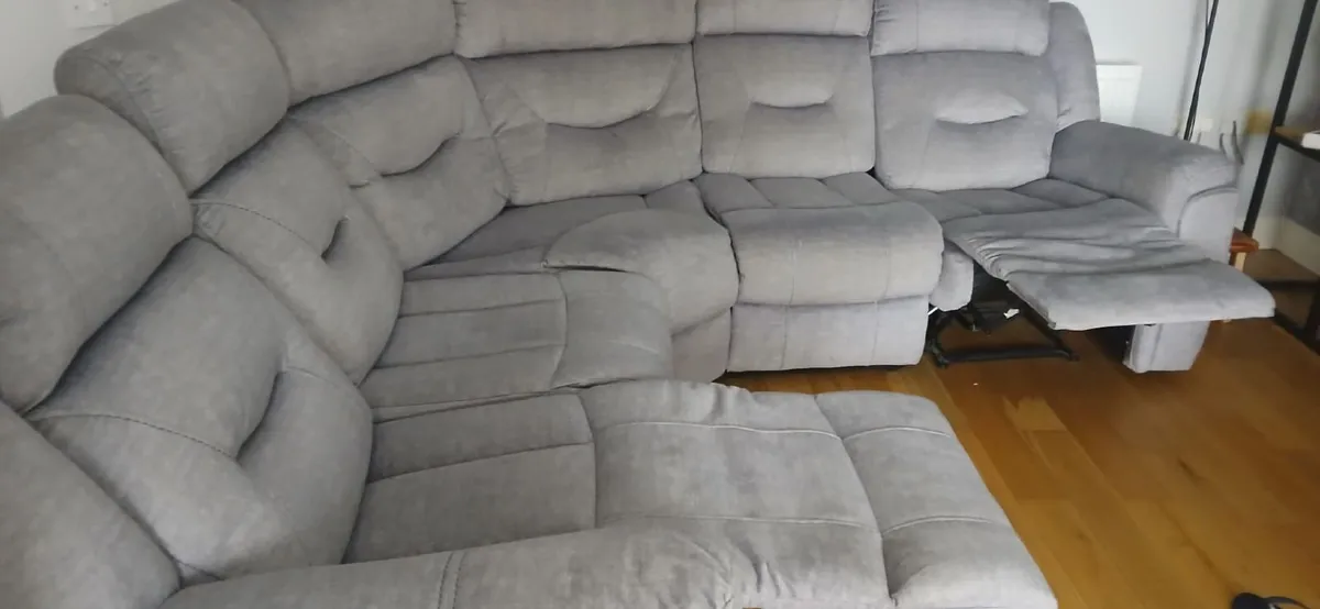 5 seater corner couch - Image 2