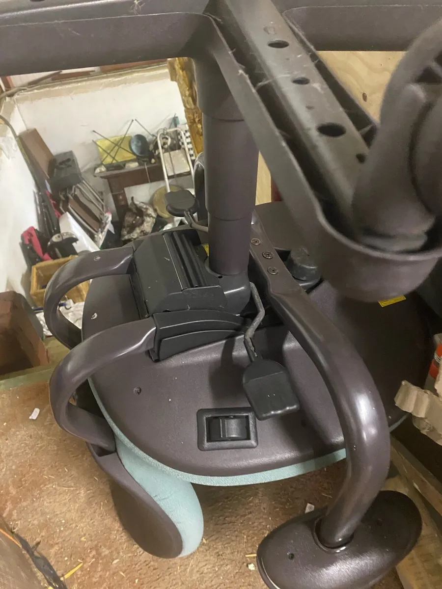 Office chair - Image 4