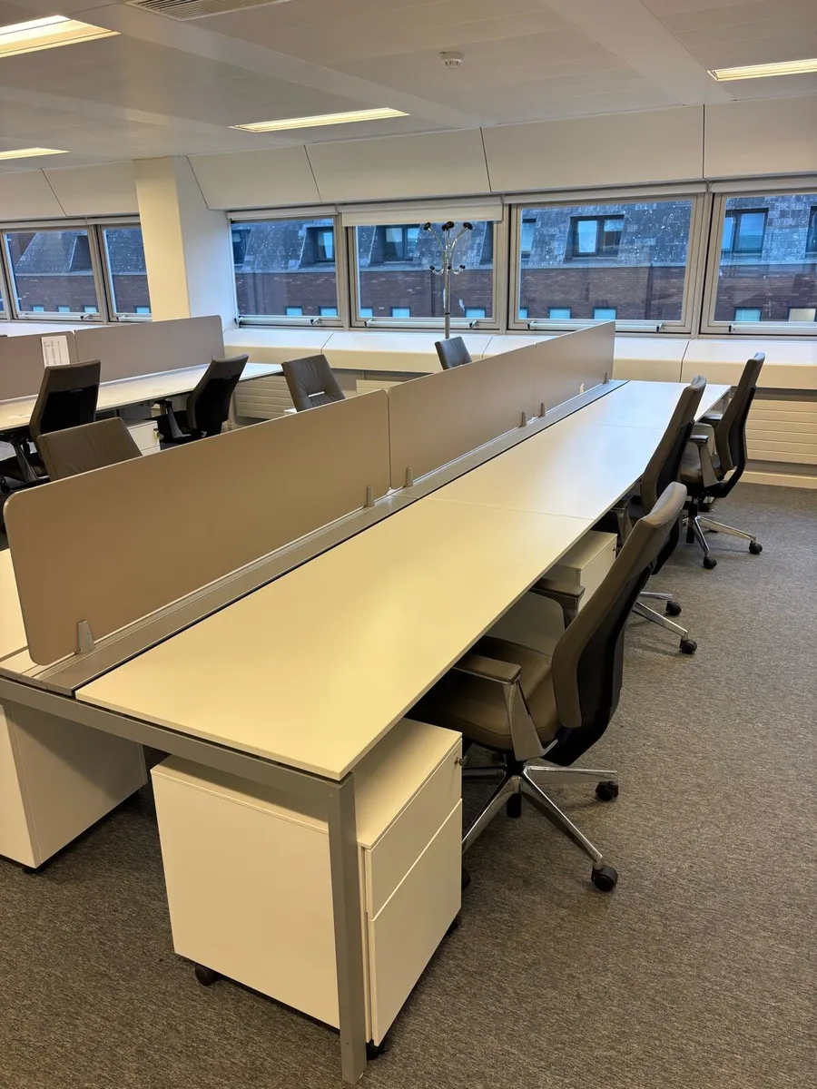 Office desks (Complete sets) - Image 2