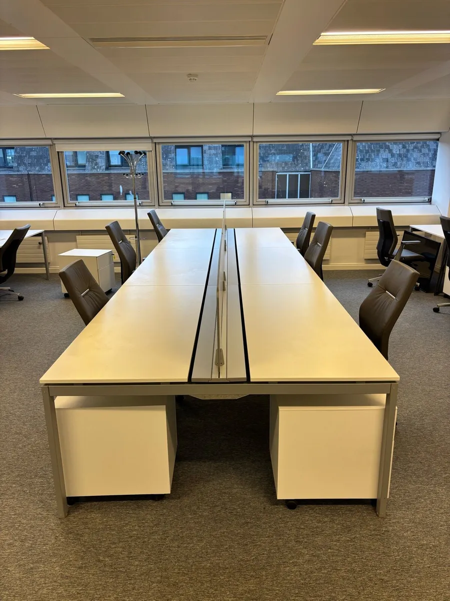 Office desks (Complete sets) - Image 1