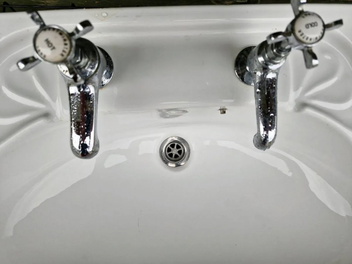 FREE White sink - Image 2