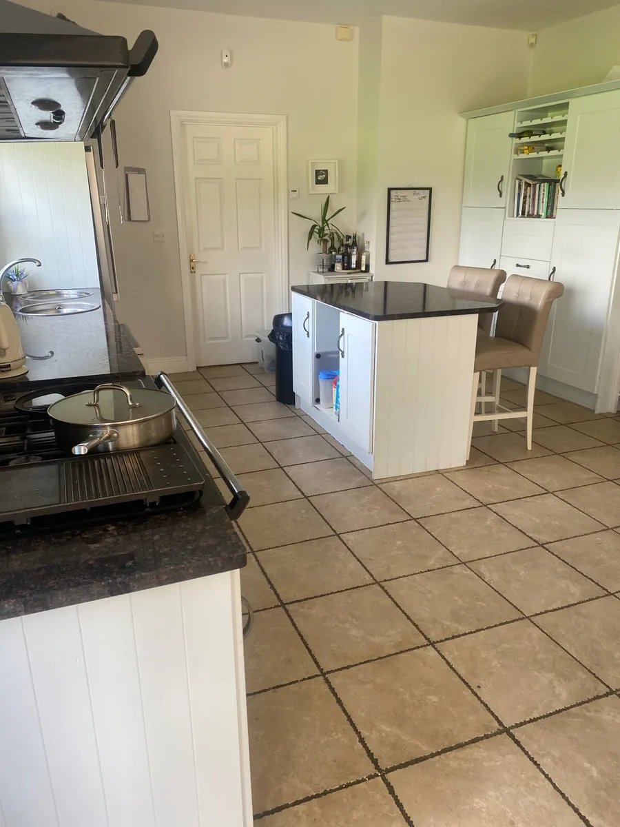 Kitchen - Image 3