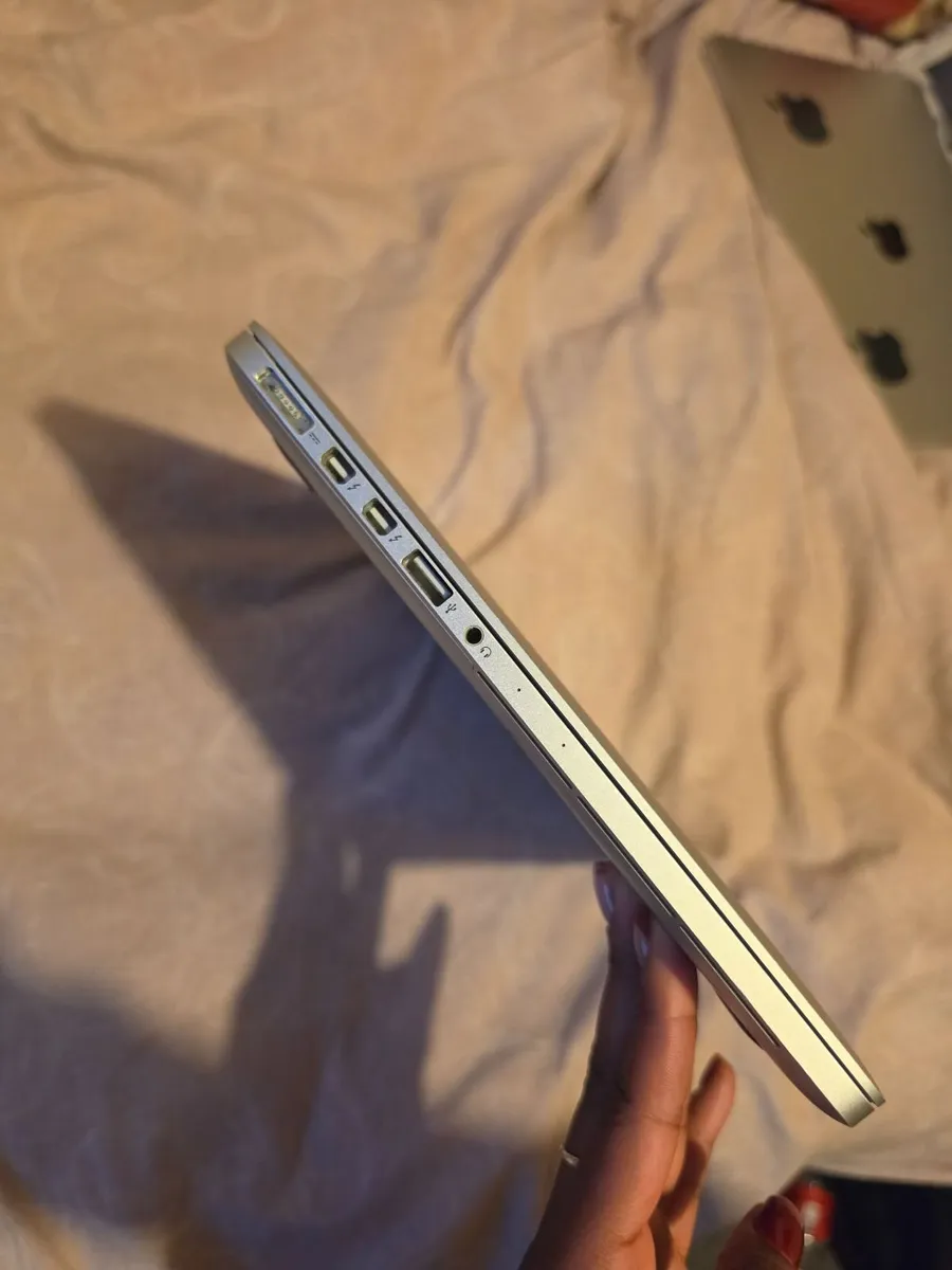 13-inch Early 2015 MacBook Pro - Image 2