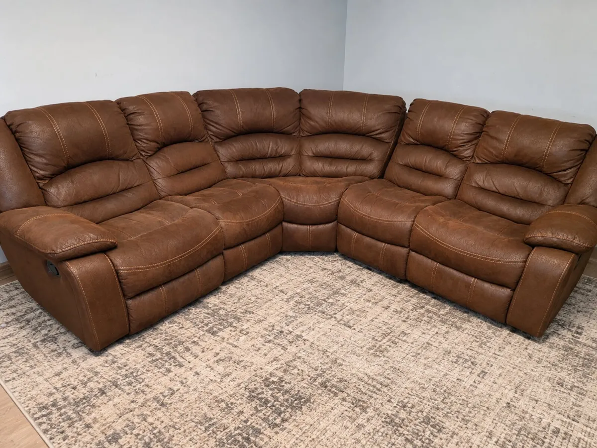 Corner sofa - Image 1