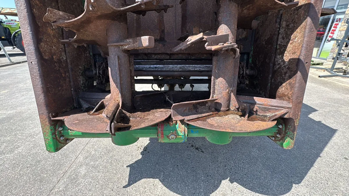 Conor rd 14 rear discharge dung spreader - Image 4