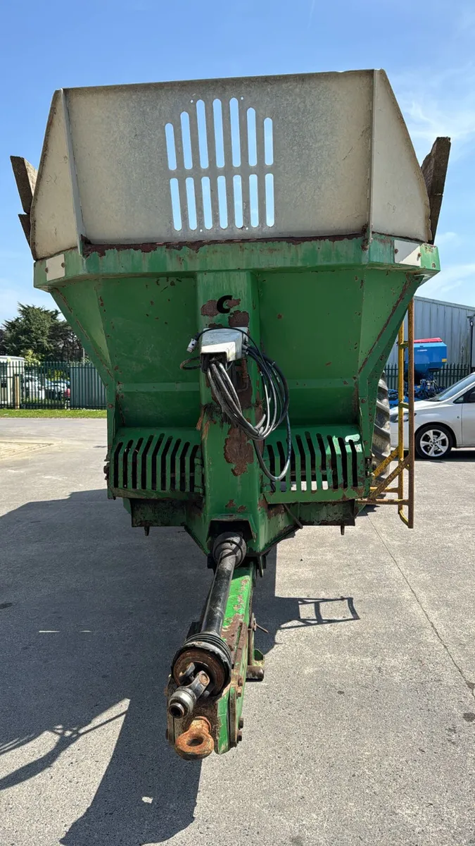 Conor rd 14 rear discharge dung spreader - Image 2