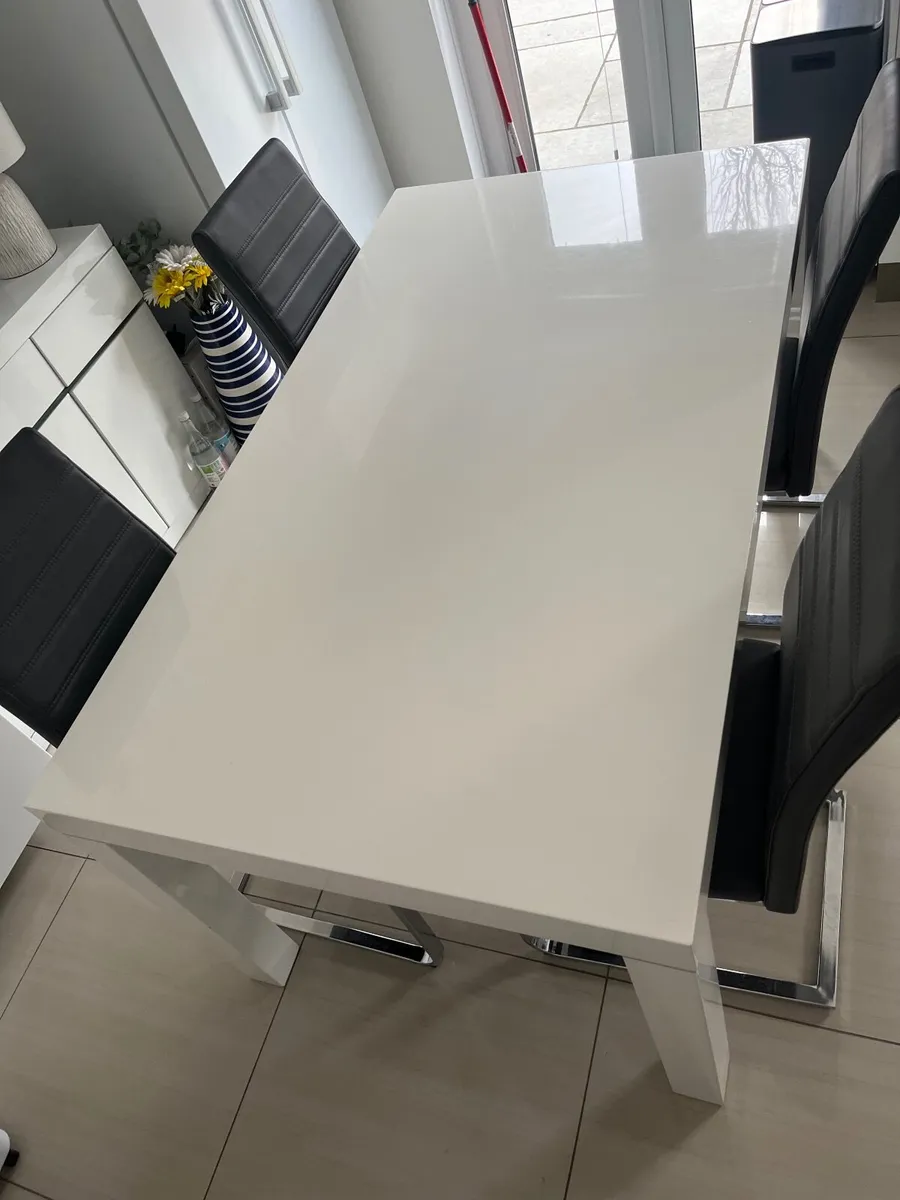 Dining table and chairs - Image 2