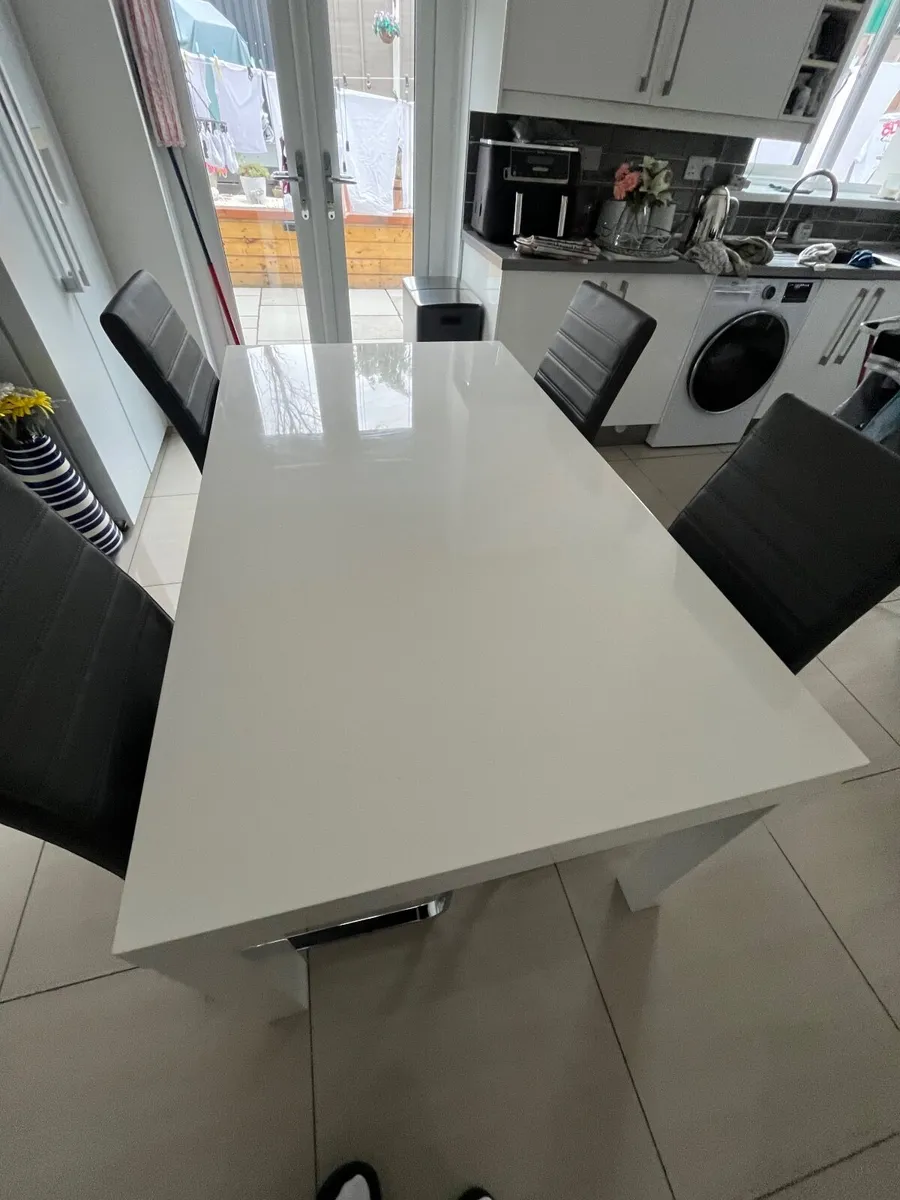 Dining table and chairs - Image 3