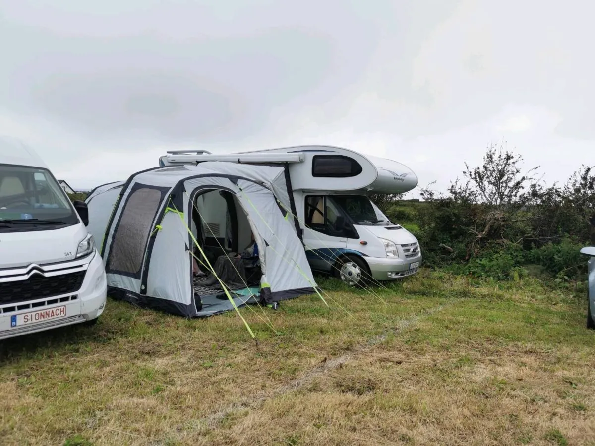 Camper awning - Read add - Image 1