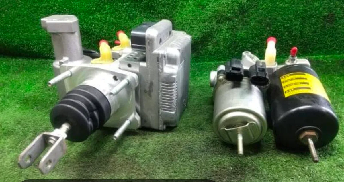 Toyota camry brake booster pump and master cylinde