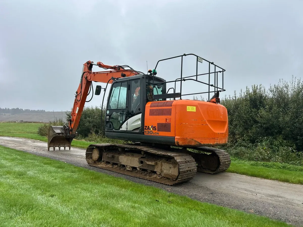 2016 Hitachi 130-5 - Image 1