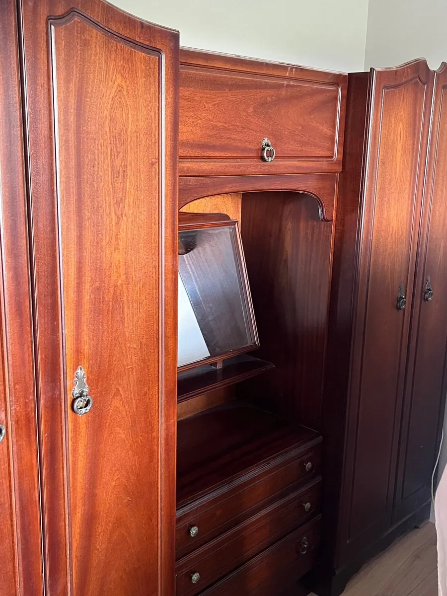 Wardrobe - Image 2