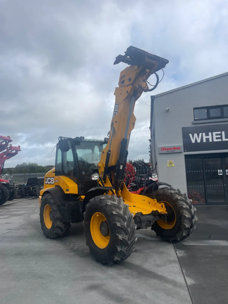 JCB 320S - Image 1