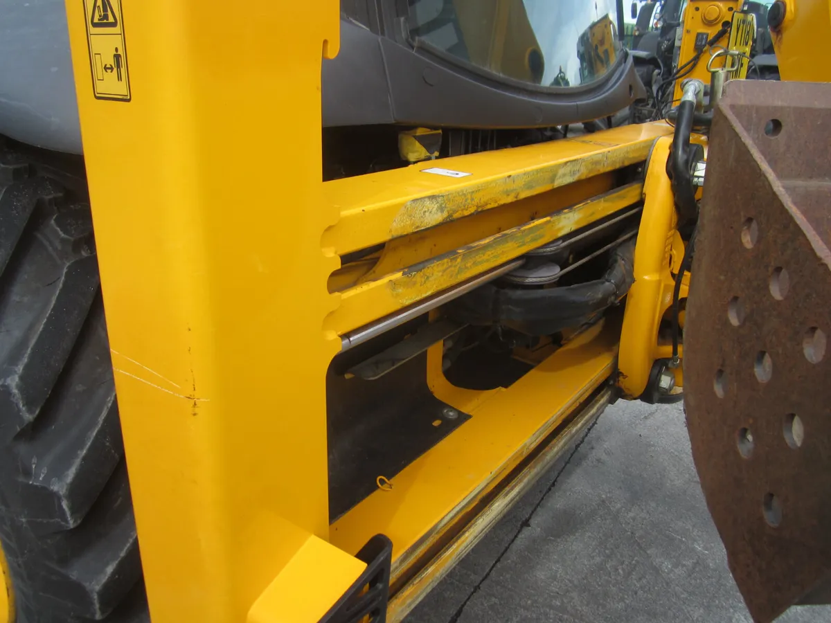 JCB 4CX ...2018..1400HRS LIKE NEW. - Image 4