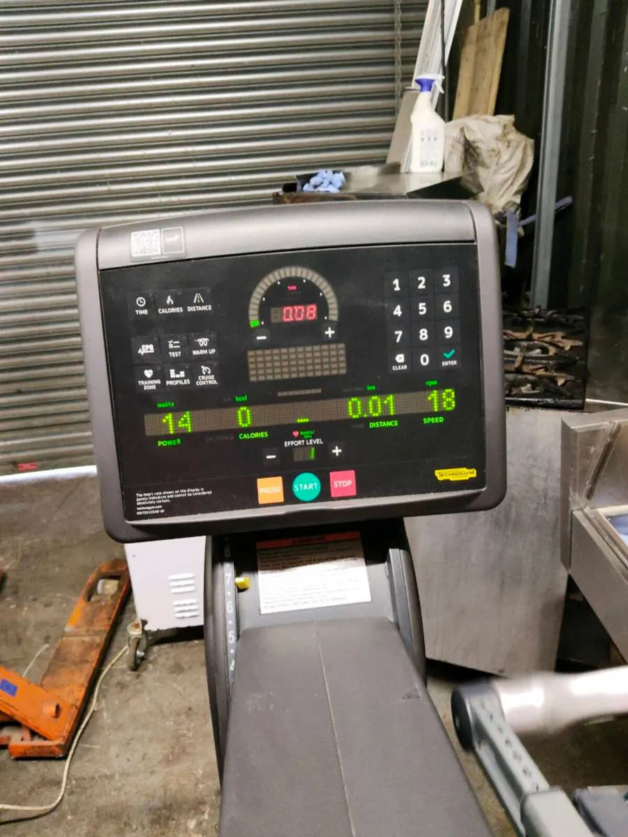 Technogym excite top upper body machine - Image 3
