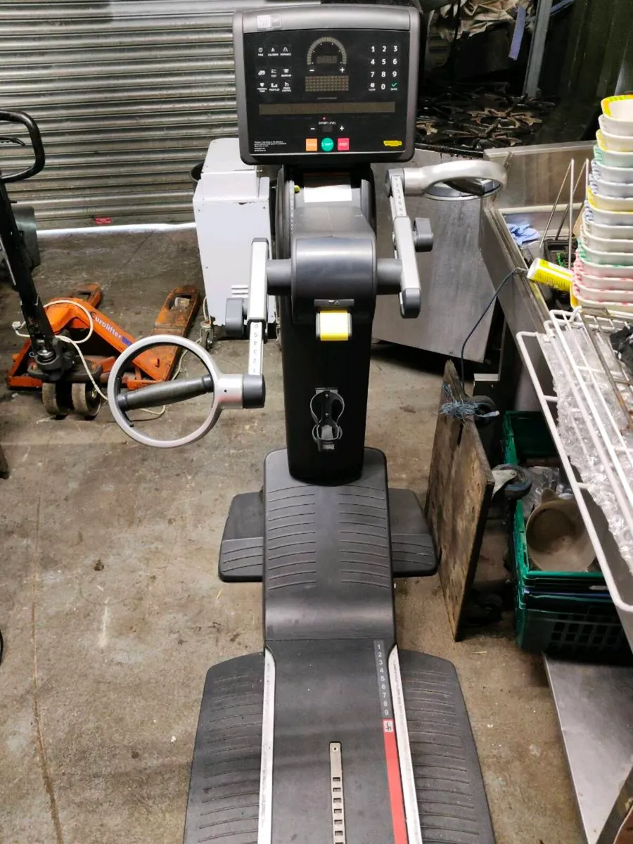Technogym excite top upper body machine - Image 4
