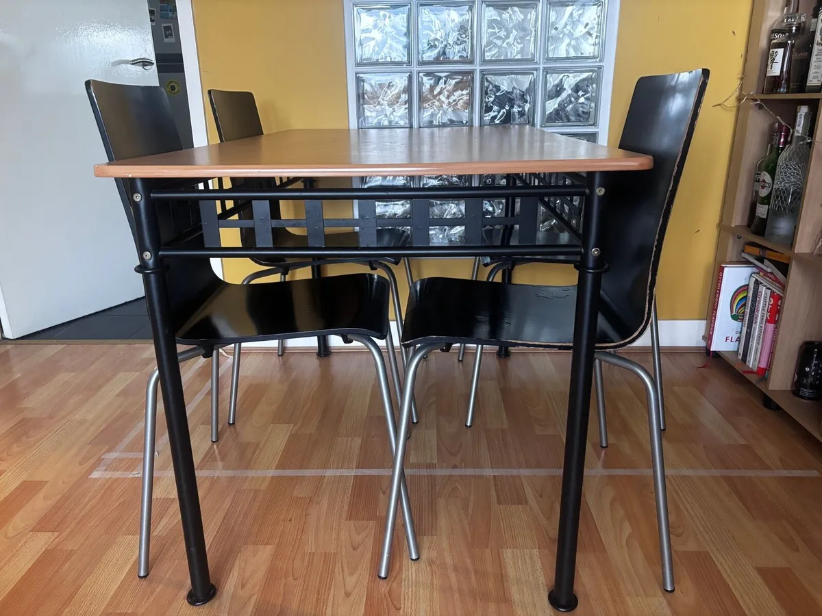 Kitchen table and chairs - Image 2
