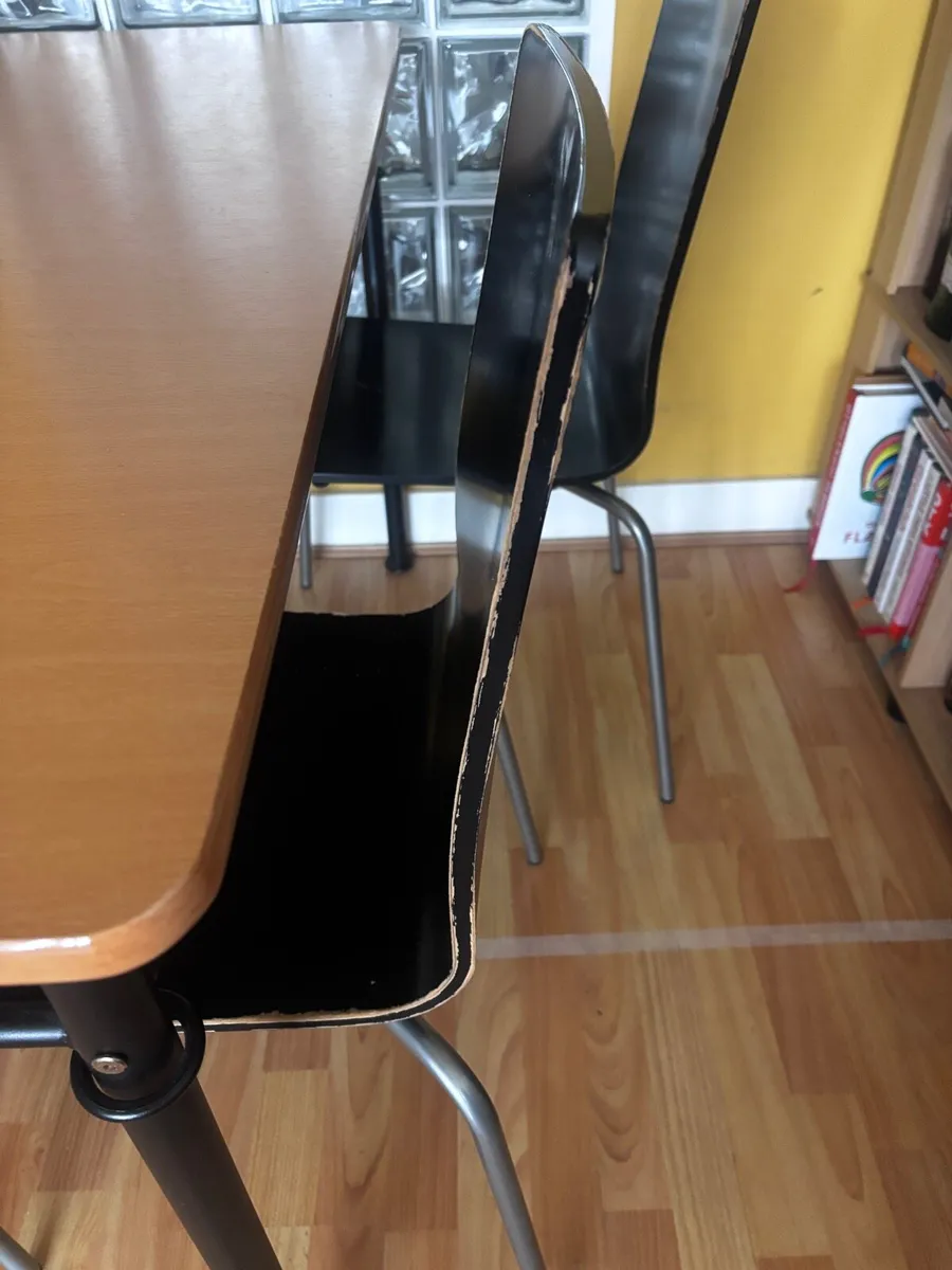 Kitchen table and chairs - Image 4