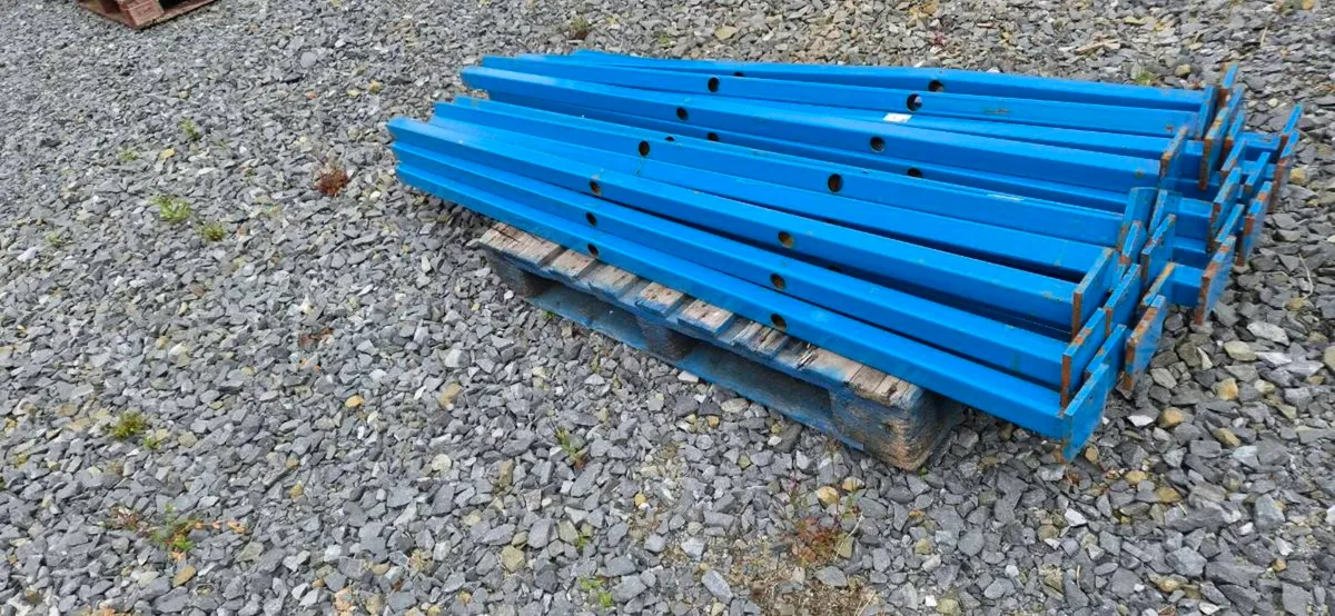 Powder coated box iron in perfect condition - Image 1