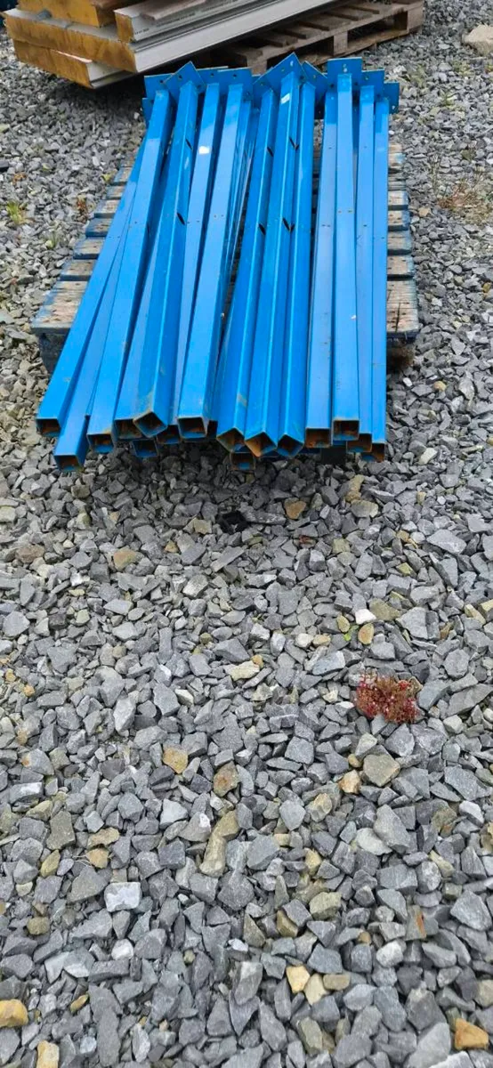 Powder coated box iron in perfect condition - Image 2