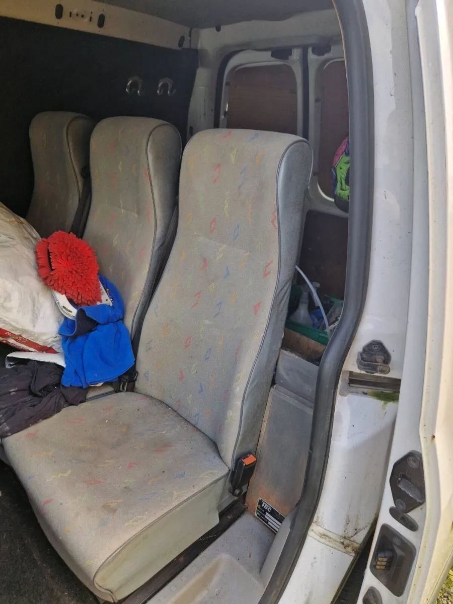 07 vw caddy ( crewcab) - Image 4