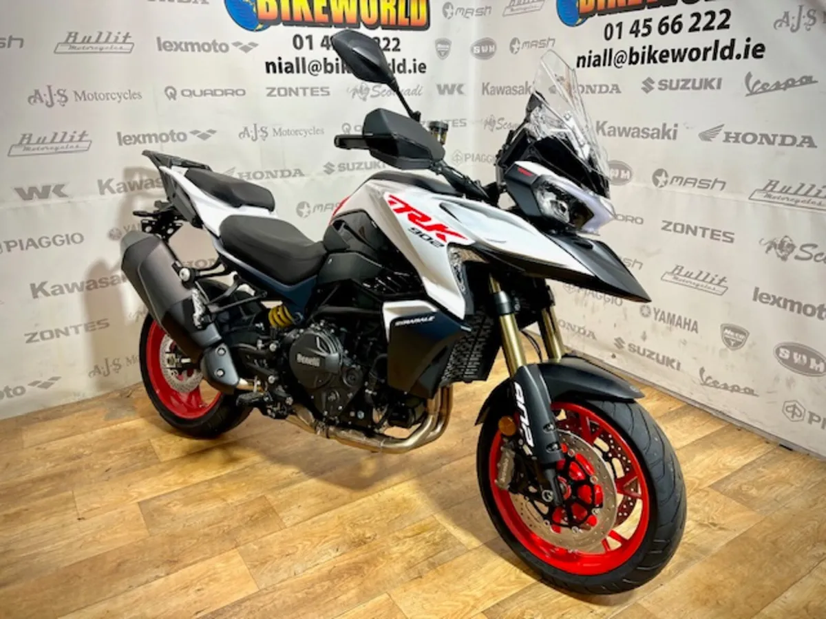 Benelli TRK902 Stradale - Image 2