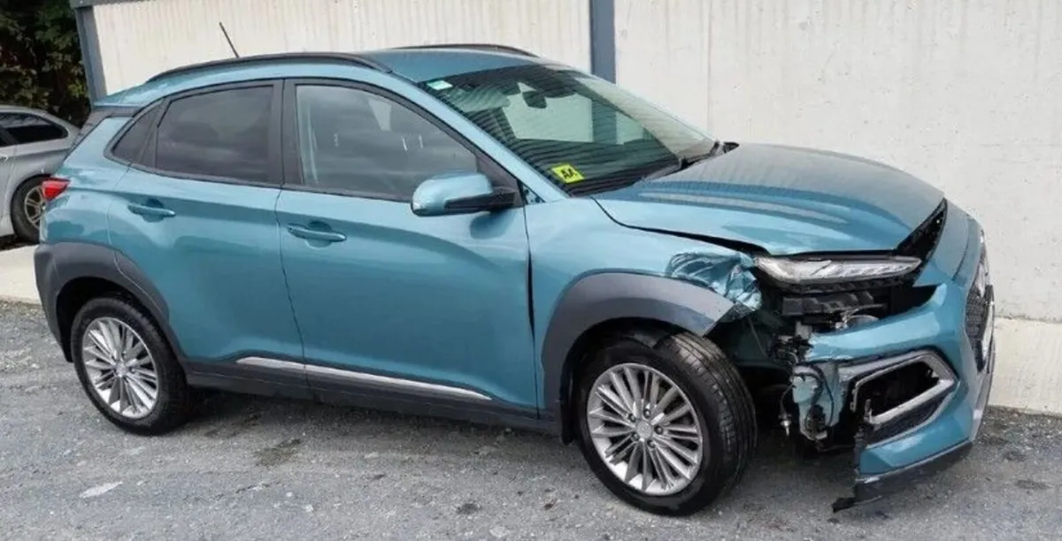 2018 Hyundai Kona 1. Petrol Manual CAT C - Image 2