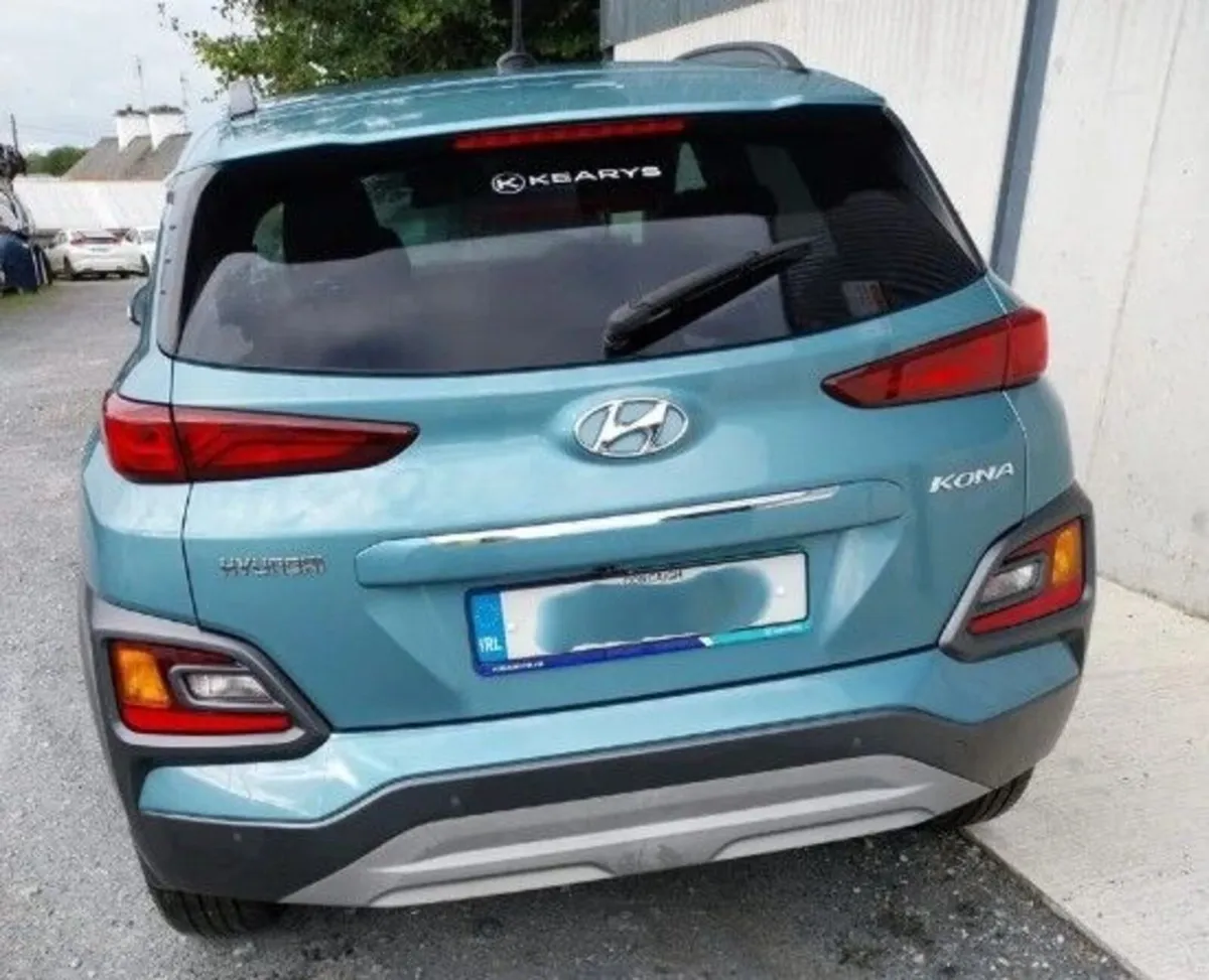 2018 Hyundai Kona 1. Petrol Manual CAT C - Image 3