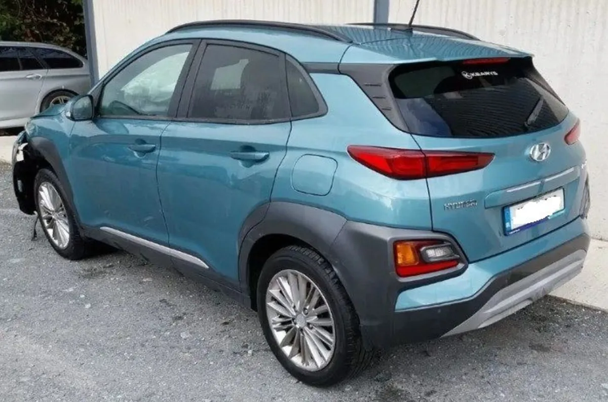 2018 Hyundai Kona 1. Petrol Manual CAT C - Image 4