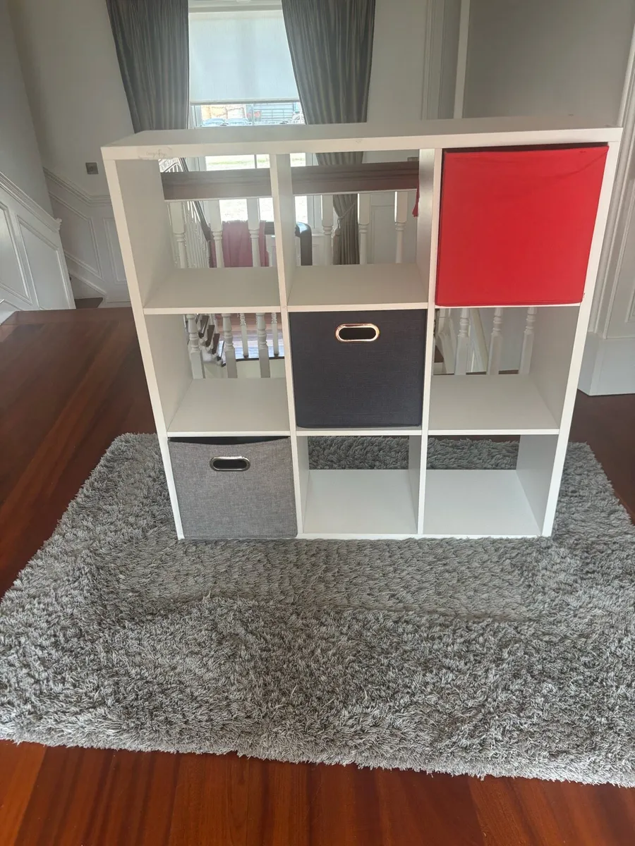 White storage unit - Image 1