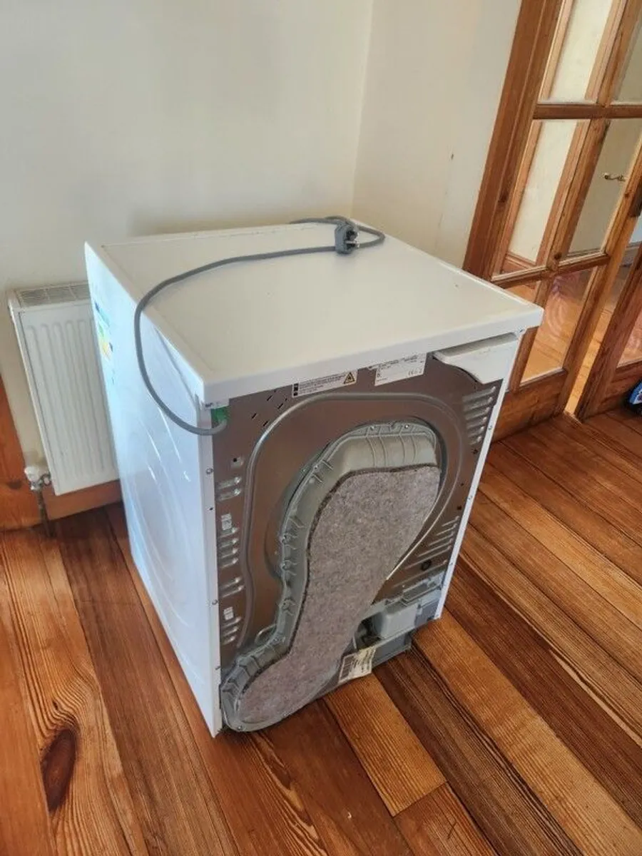 Bosch Heat Pump Dryer - Image 2