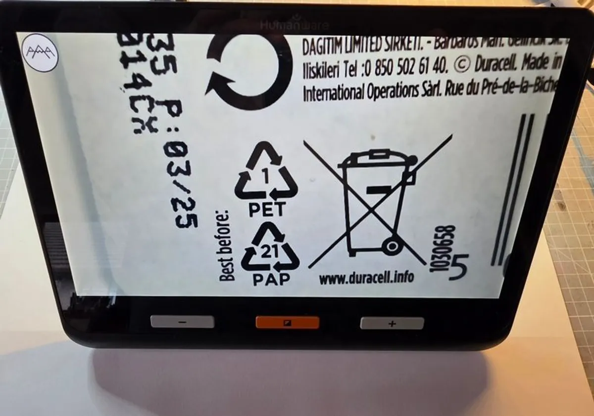 Humanware Explorer 8 Handheld digital Electronic Magnifier - Image 2